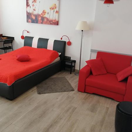 Apartament Salezego ワルシャワ エクステリア 写真